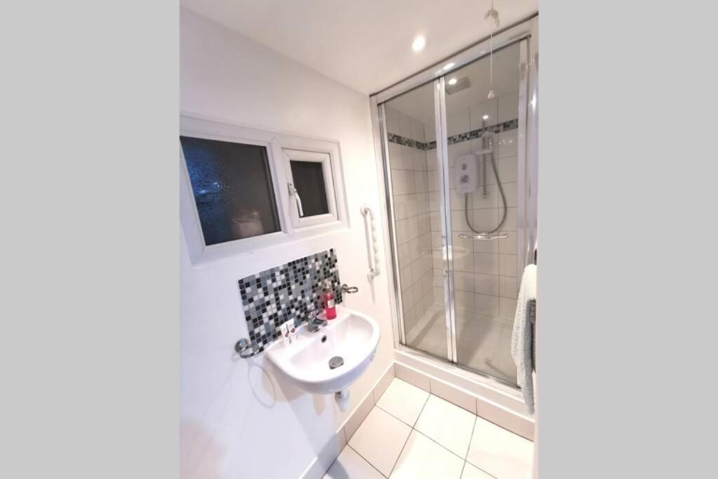 Private Comfortable Guest Suite - Nottingham Exterior foto